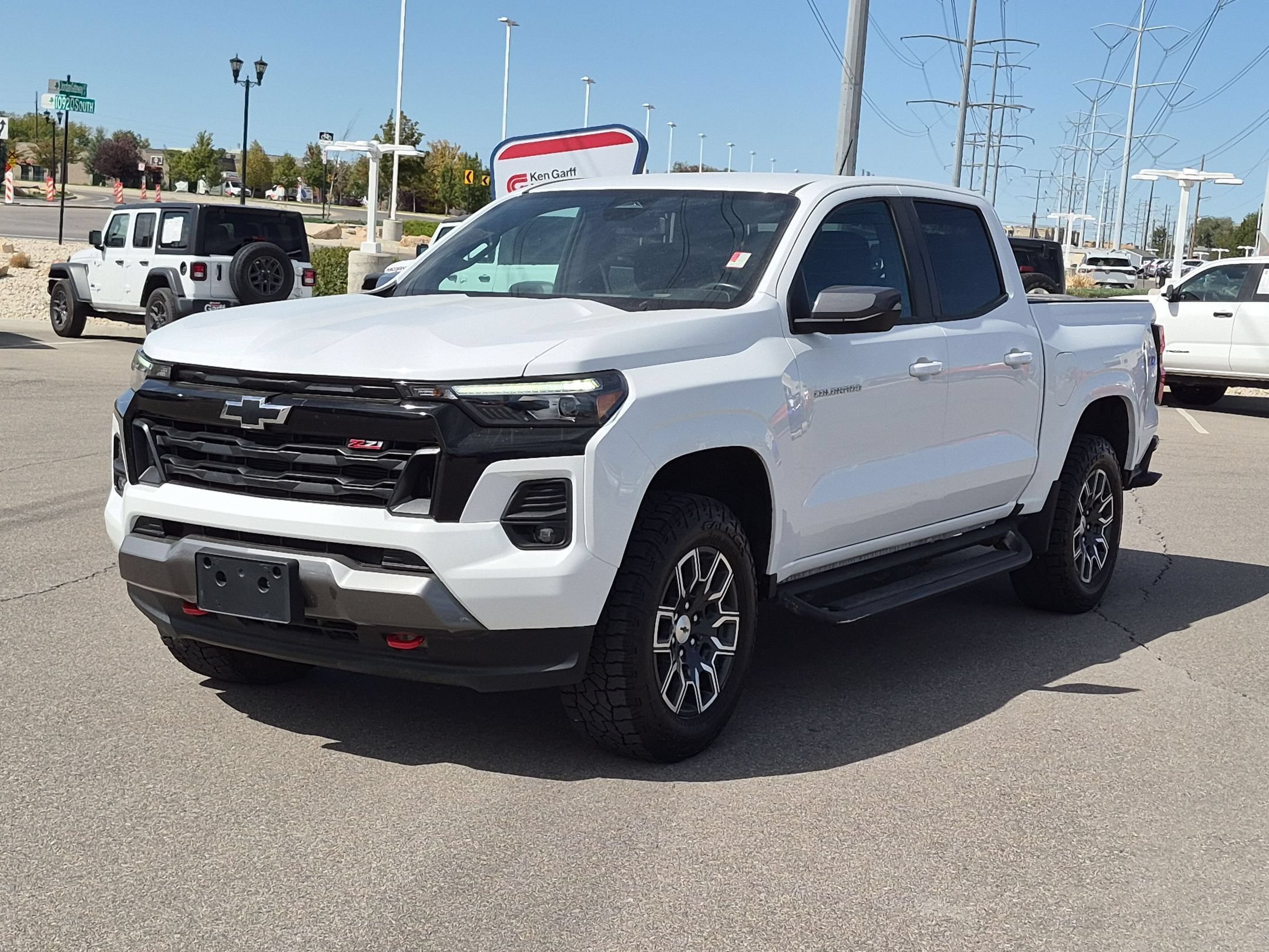 Used 2025 Summit White Chevrolet 4WD Z71 image 8