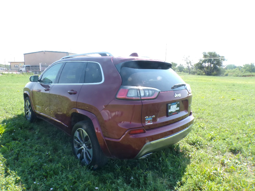 Used 2019 Velvet Red Pearlcoat Jeep Overland image 7