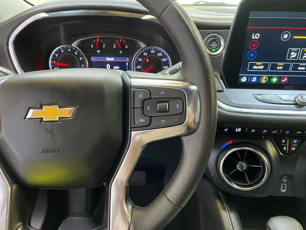 Used 2025 Black Chevrolet LT image 31