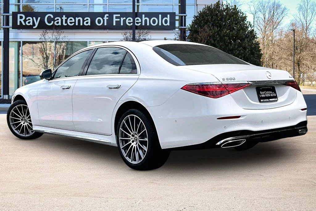 New 2026 White Mercedes-Benz S 500 image 3