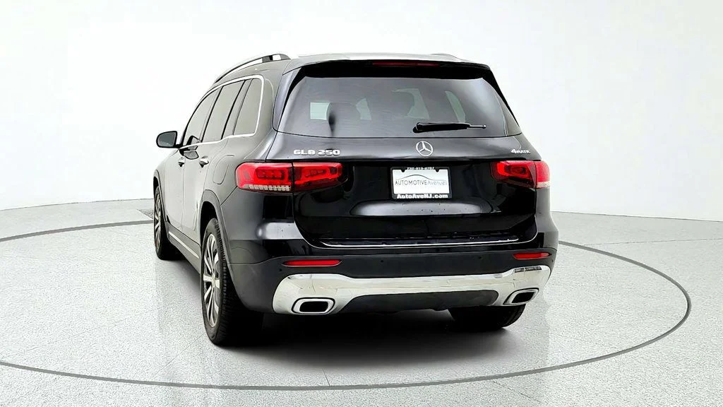 Used 2020 Night Black Mercedes-Benz GLB 250 4MATIC® SUV w/ Premium Pkg, Surround View & Panorama Roof image 6