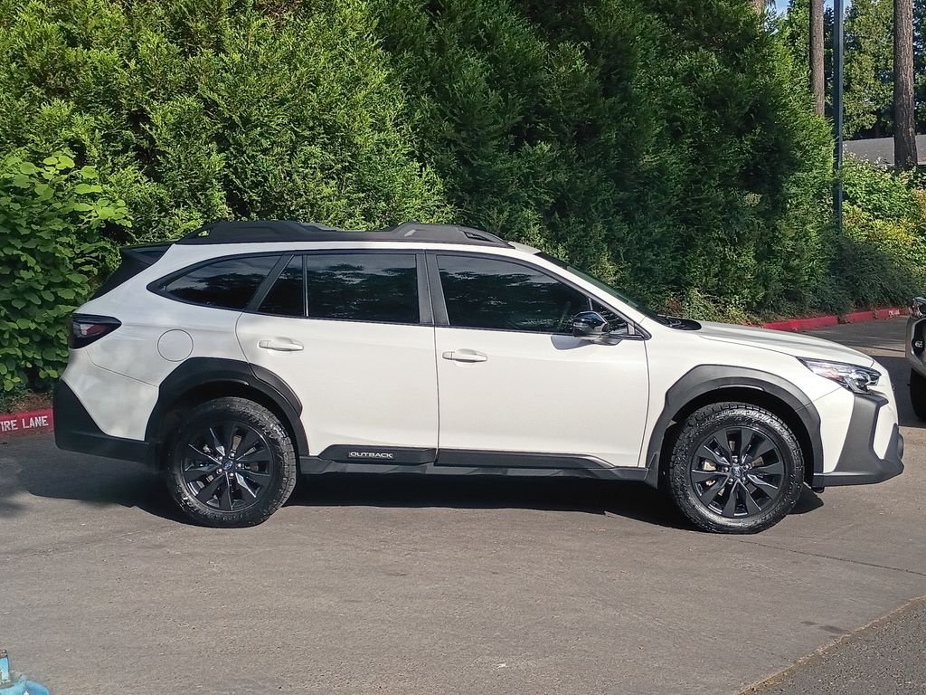 Used 2025 Crystal White Pearl Subaru Onyx Edition XT image 3