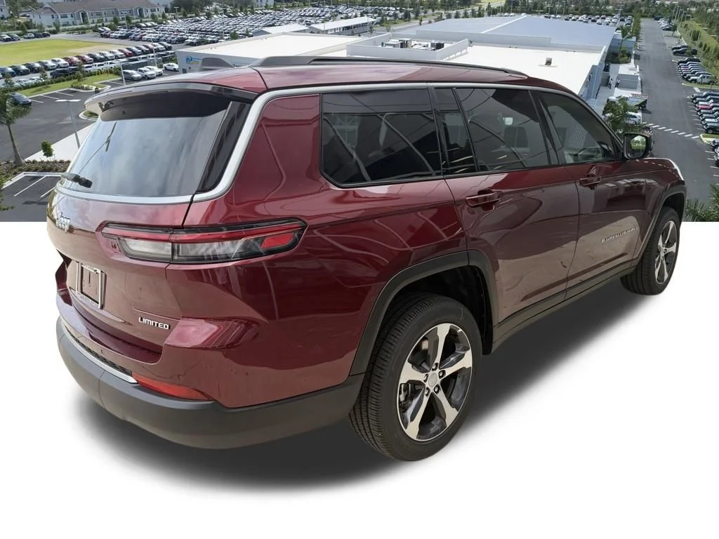 New 2026 Velvet Red Pearl-Coat Exterior Paint Jeep Limited image 4