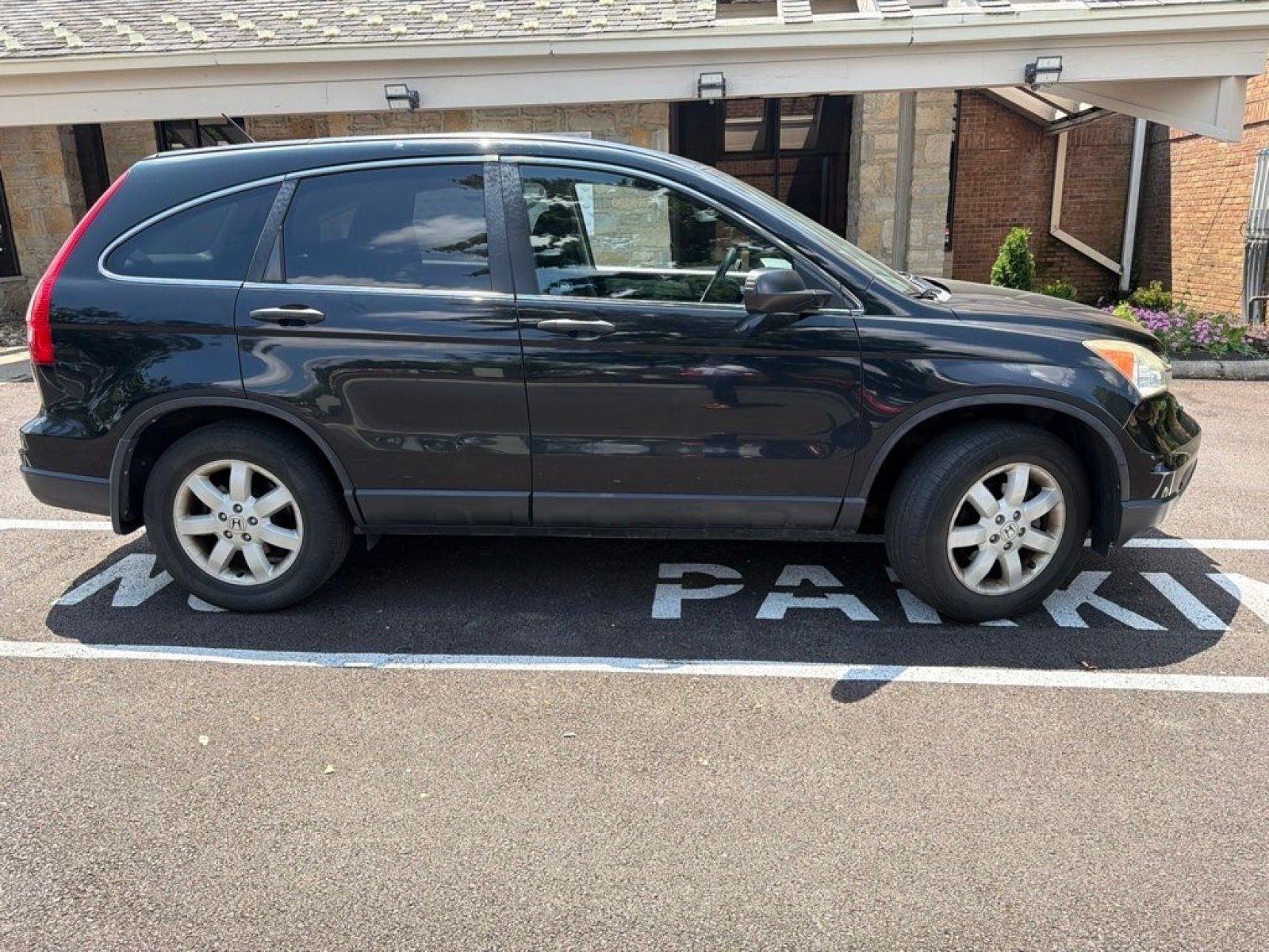 Used 2011 Crystal Black Pearl Honda SE image 5