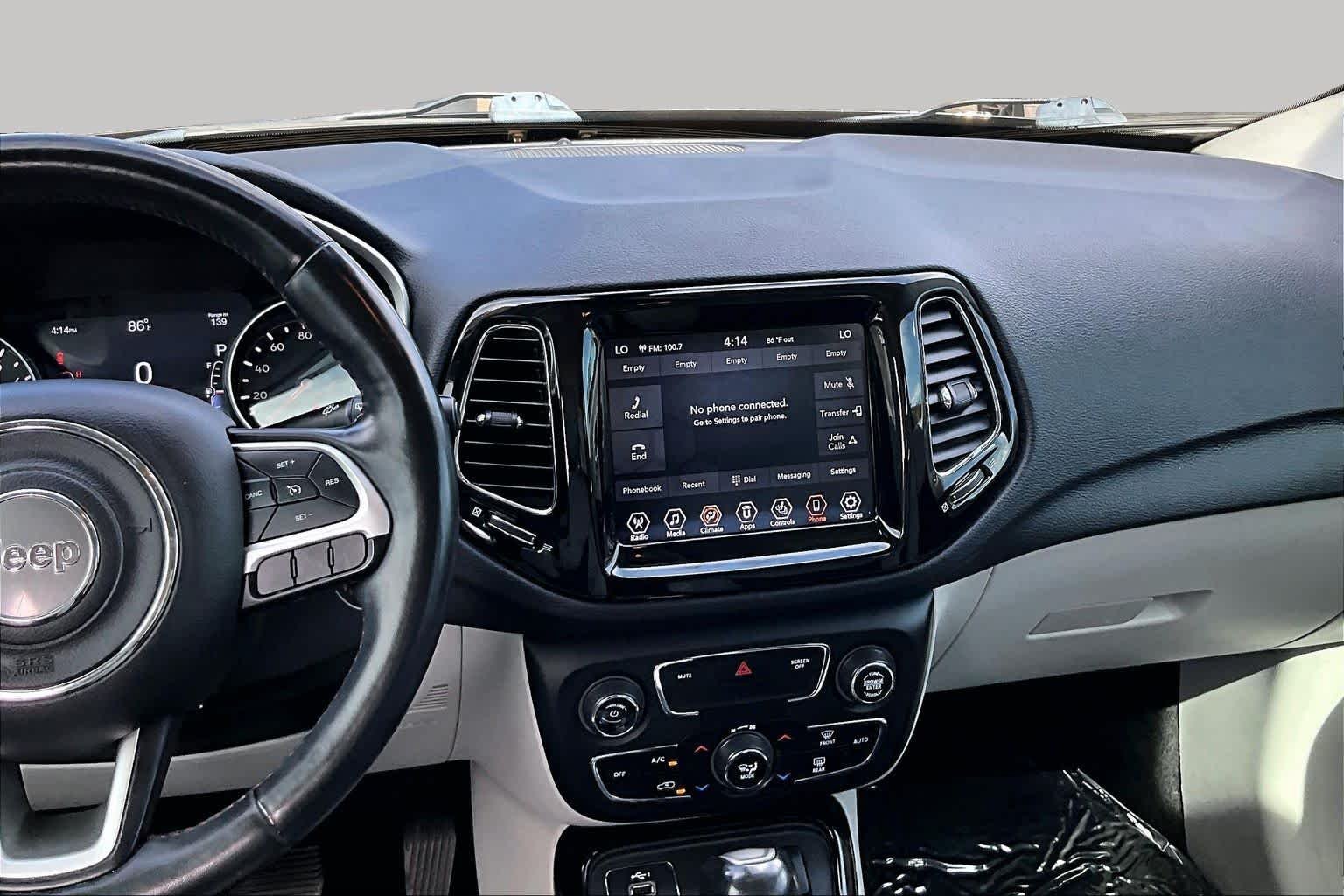 Used 2019 Diamond Black Crystal Pearlcoat Jeep Limited image 6