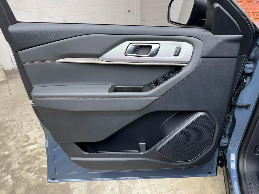 New 2026 Vapor Blue Metallic Ford Active image 10