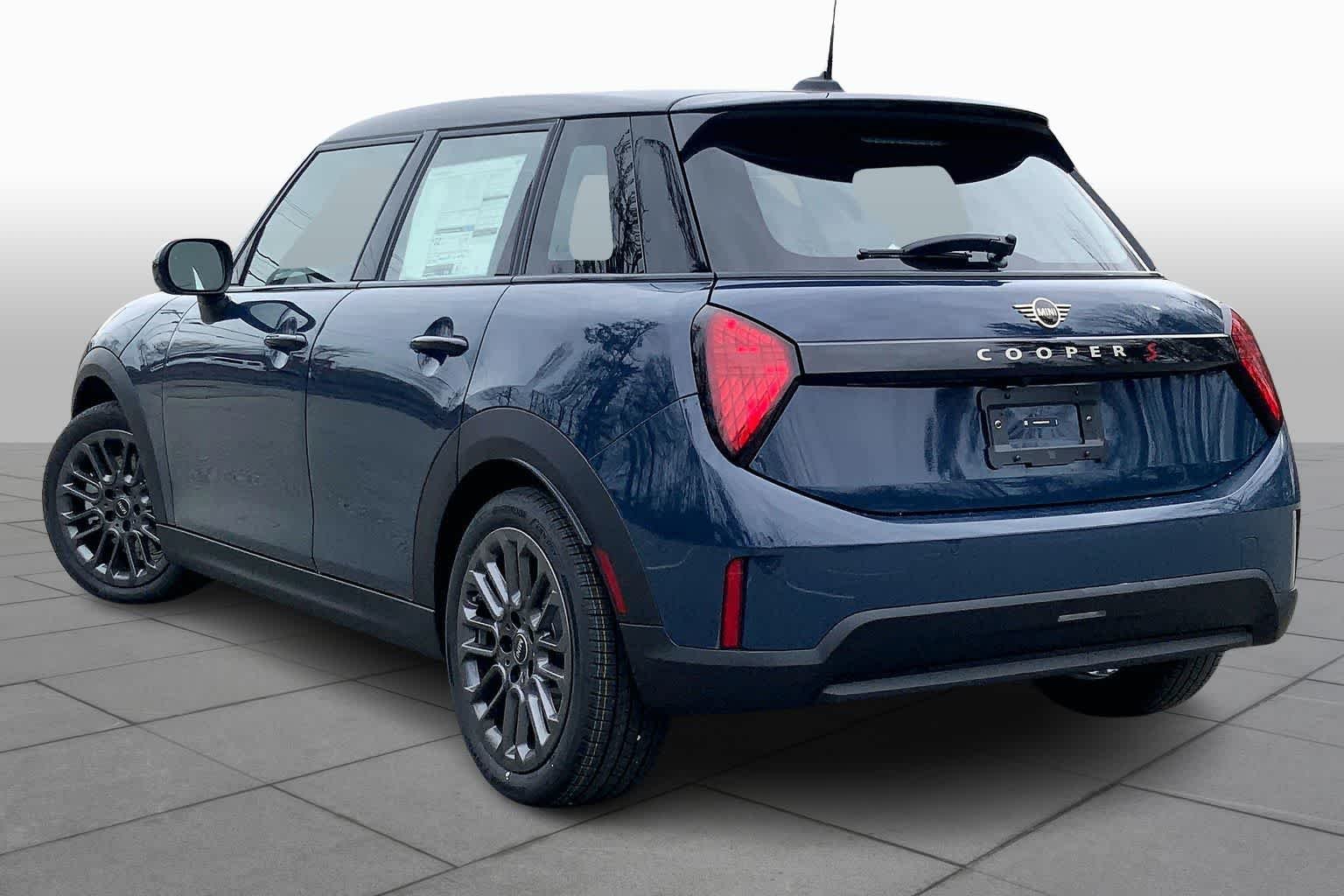 New 2026 Indigo Sunset Blue Metallic MINI Signature Plus image 12