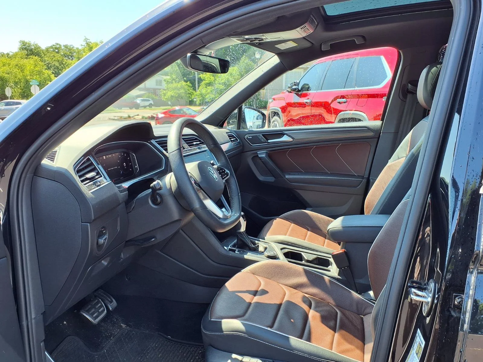 Used 2024  Volkswagen SEL R-Line image 23
