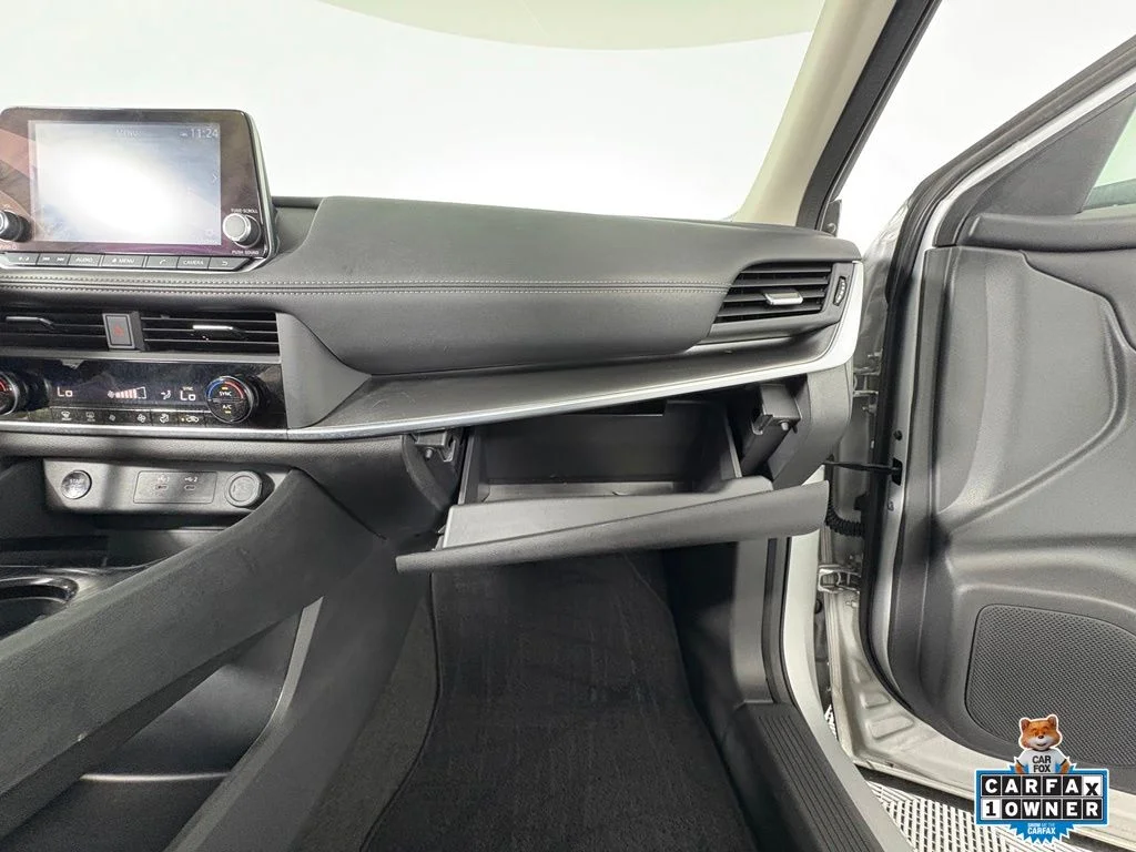 Used 2025 Silver Nissan SV image 27