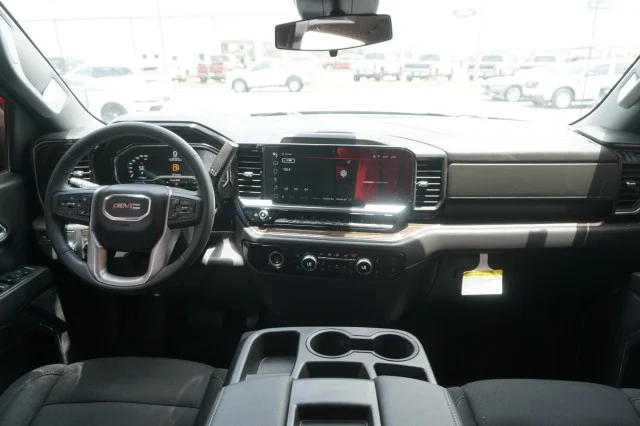 Used 2024  GMC Elevation image 23