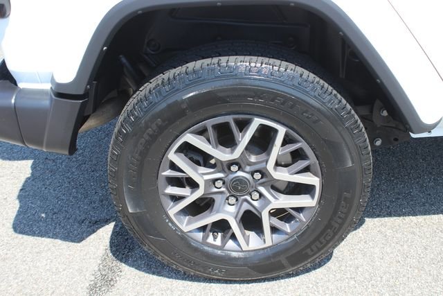 Used 2025 White Jeep Sahara image 36