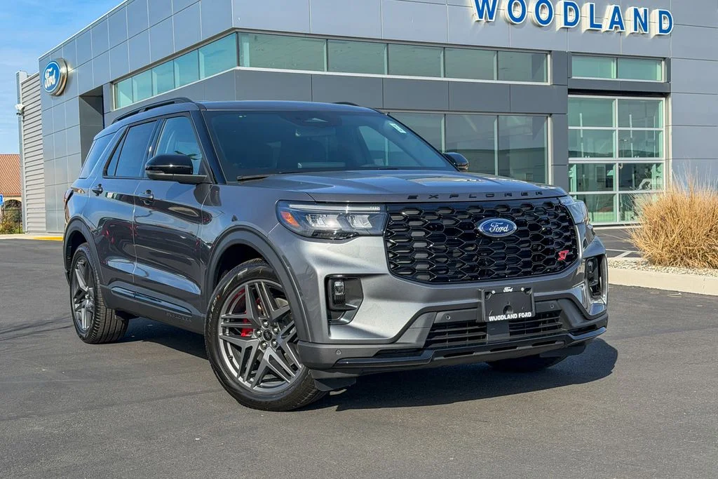 2026 Ford Explorer ST 4WD's photo