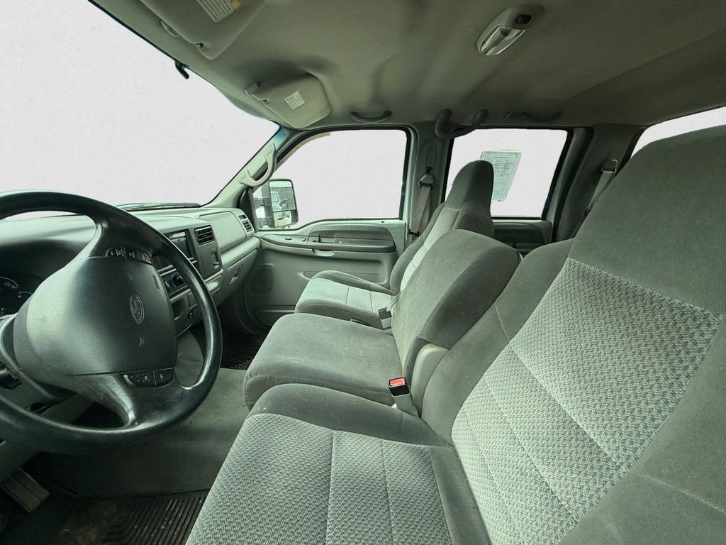 Used 2002 White Ford XLT image 8