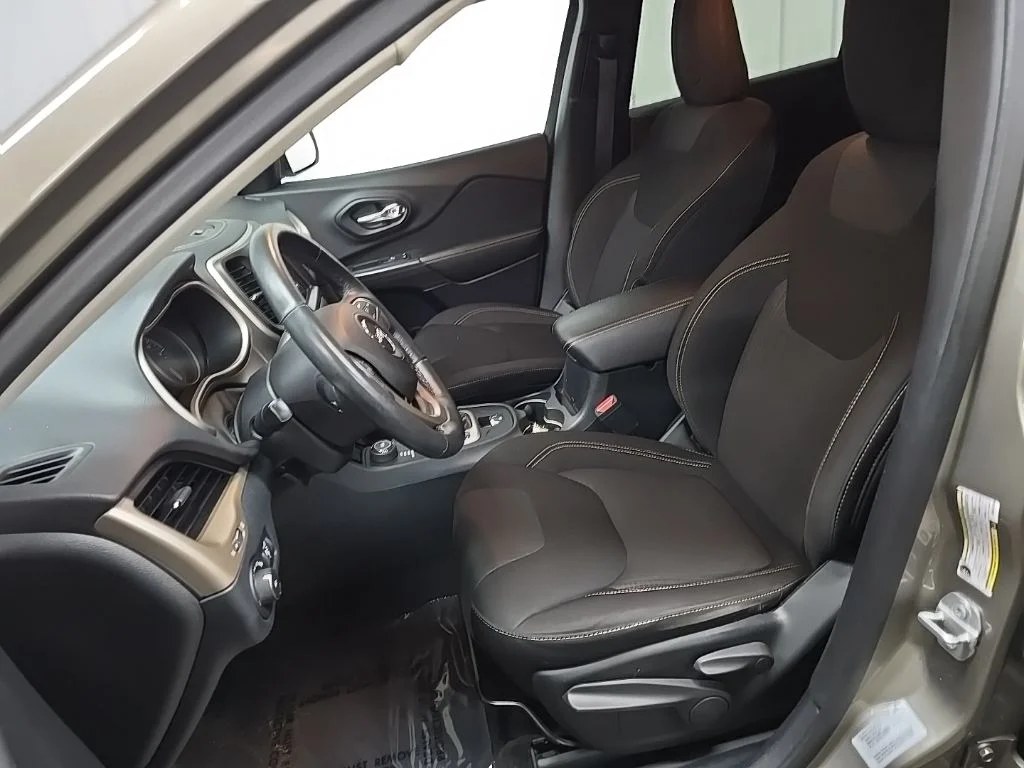 Used 2016 Beige Jeep Latitude image 29