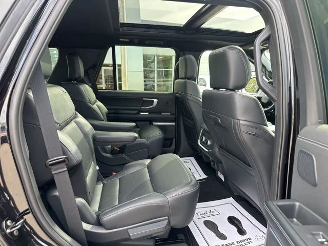 2025 Ford Expedition Platinum - Photo 16