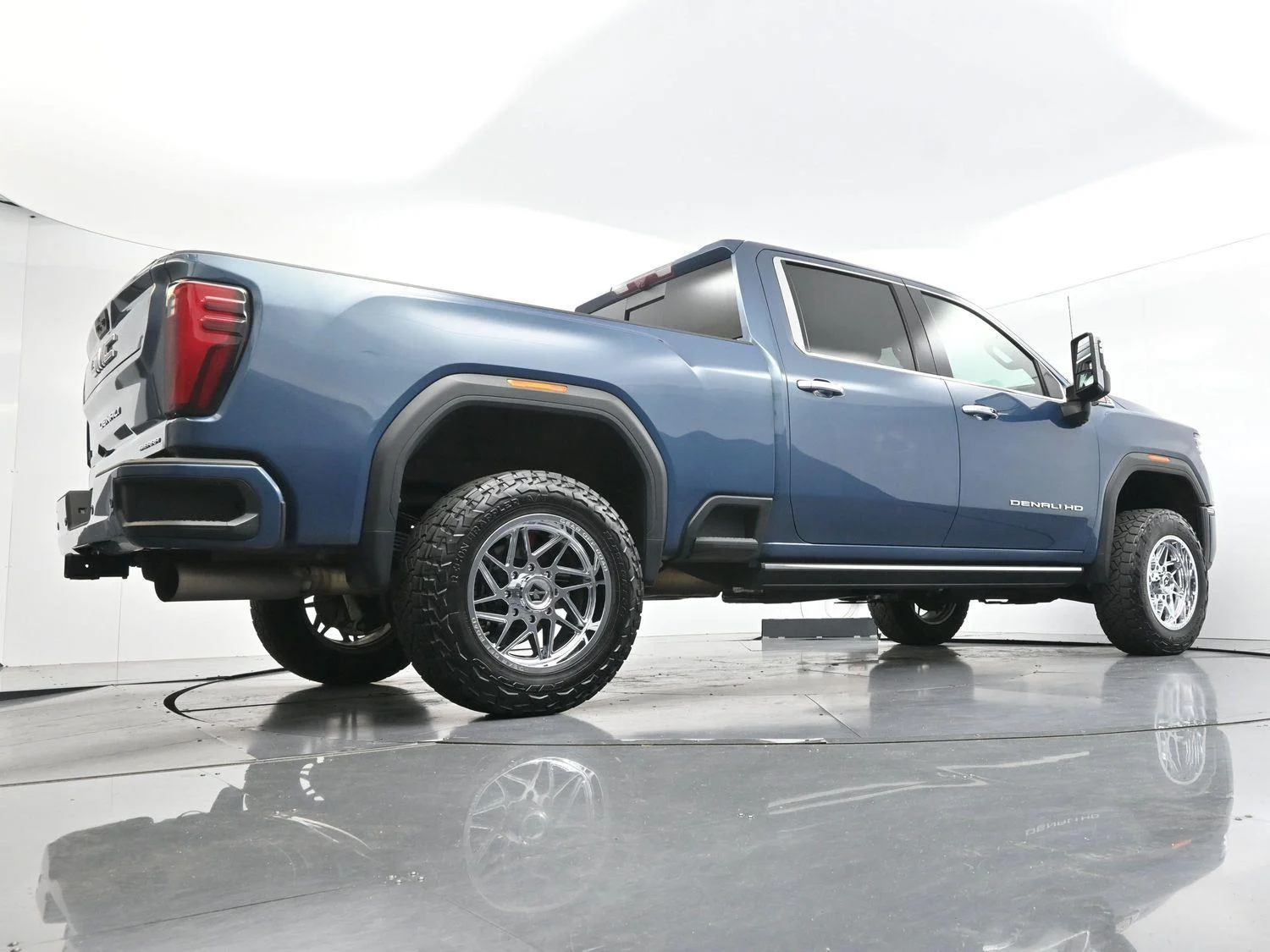 Used 2024 Downpour Metallic GMC Denali image 45