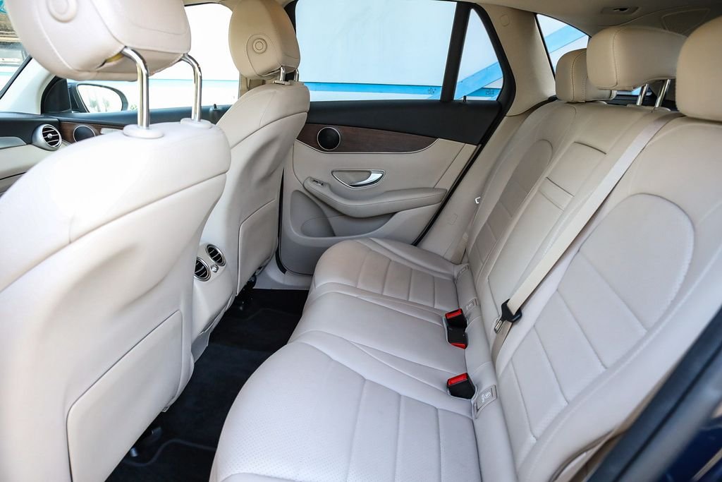 Used 2022 Starling Blue Metallic Mercedes-Benz GLC 300 image 18