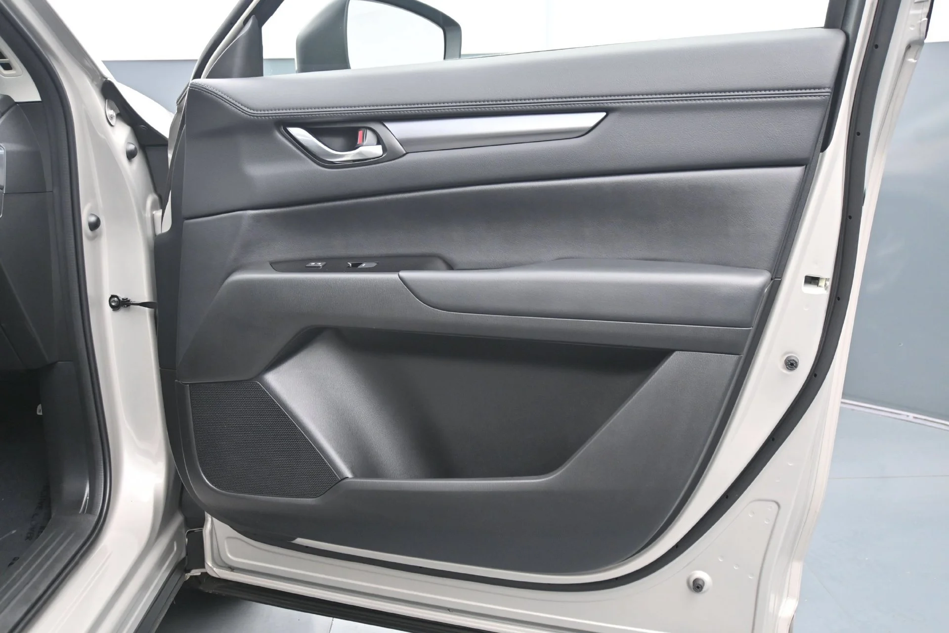 Used 2025 Platinum Quartz Metallic Mazda 2.5 S Preferred Package image 12