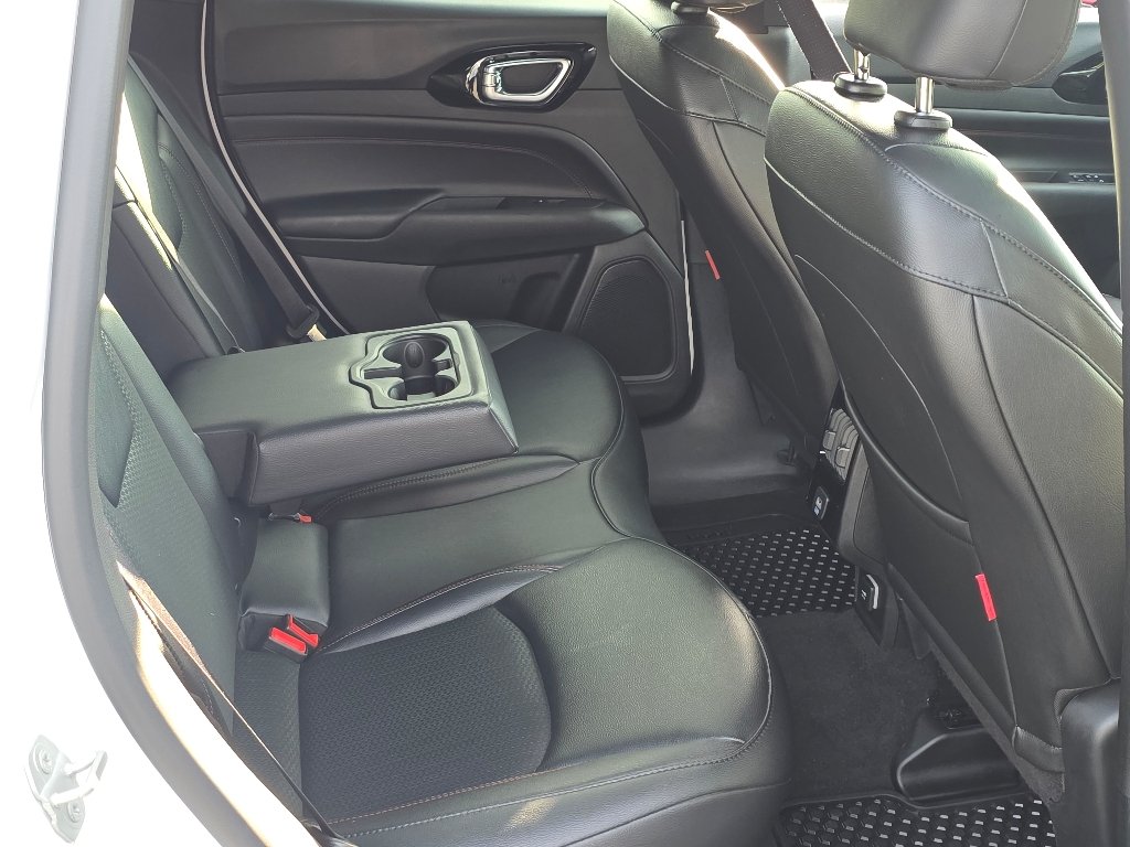 Used 2025 Bright White Clear Coat Jeep Trailhawk image 24