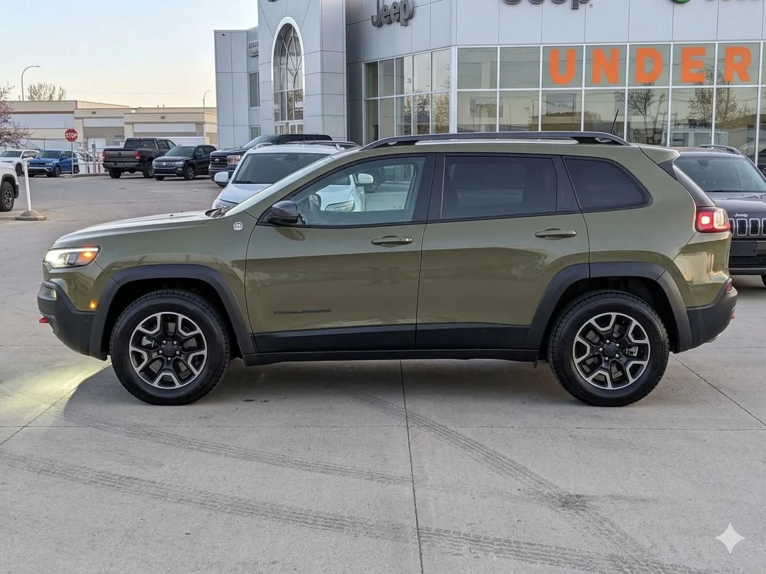 New 2026 41 Jeep Laredo - - 4x4 - Adaptive Cruise - 12.3 Display - Heated Seats/Wheel - Compact Spare Tire & More! image 5