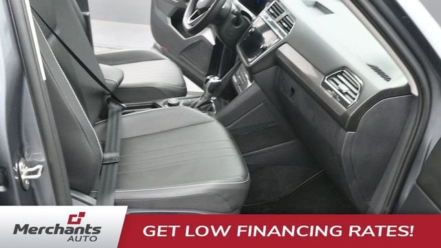 Used 2023 White Volkswagen 2.0T SE image 15