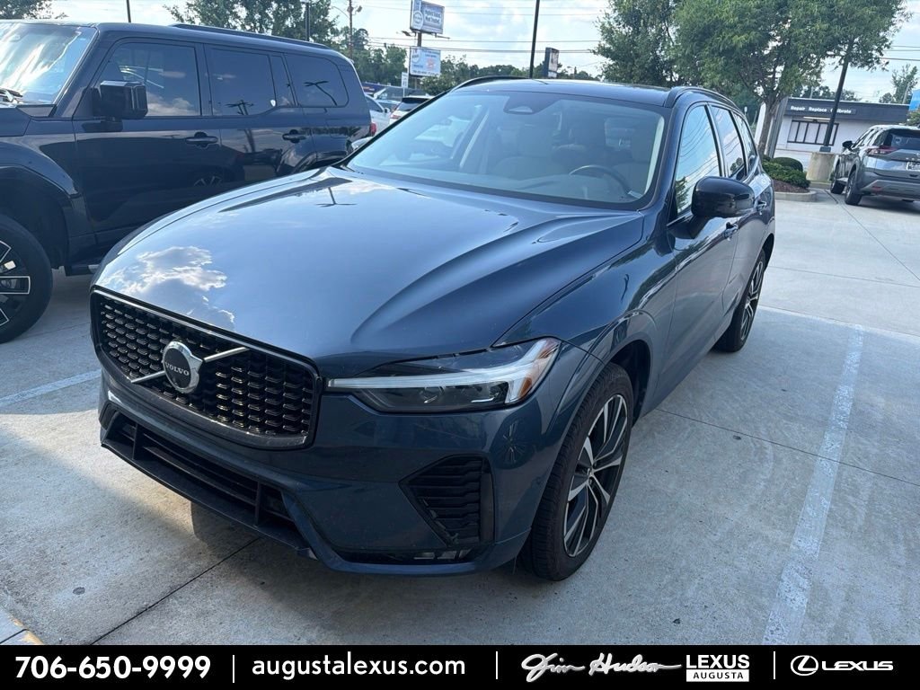 2025 Volvo XC60 B5 Plus Dark AWD's photo