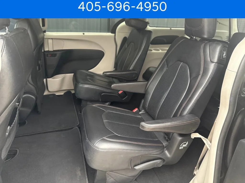 Pre-Owned 2018 Chrysler Pacifica Touring L
