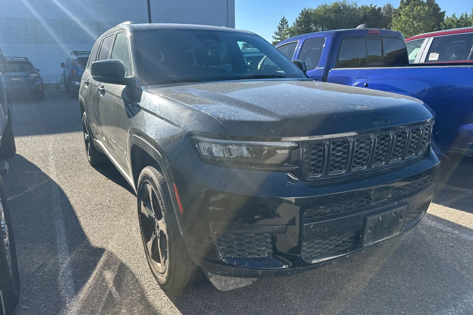 Used 2023 Black Jeep Altitude image 2