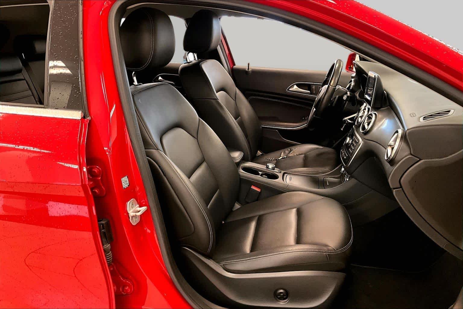 Used 2015 Jupiter Red Mercedes-Benz GLA 250 image 8