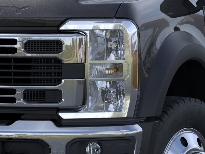 2025 Ford F-550 Super Duty Chassis Cab XLT - Photo 19