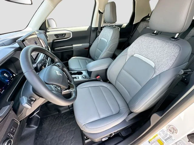 New 2026 Oxford White Ford Badlands image 14
