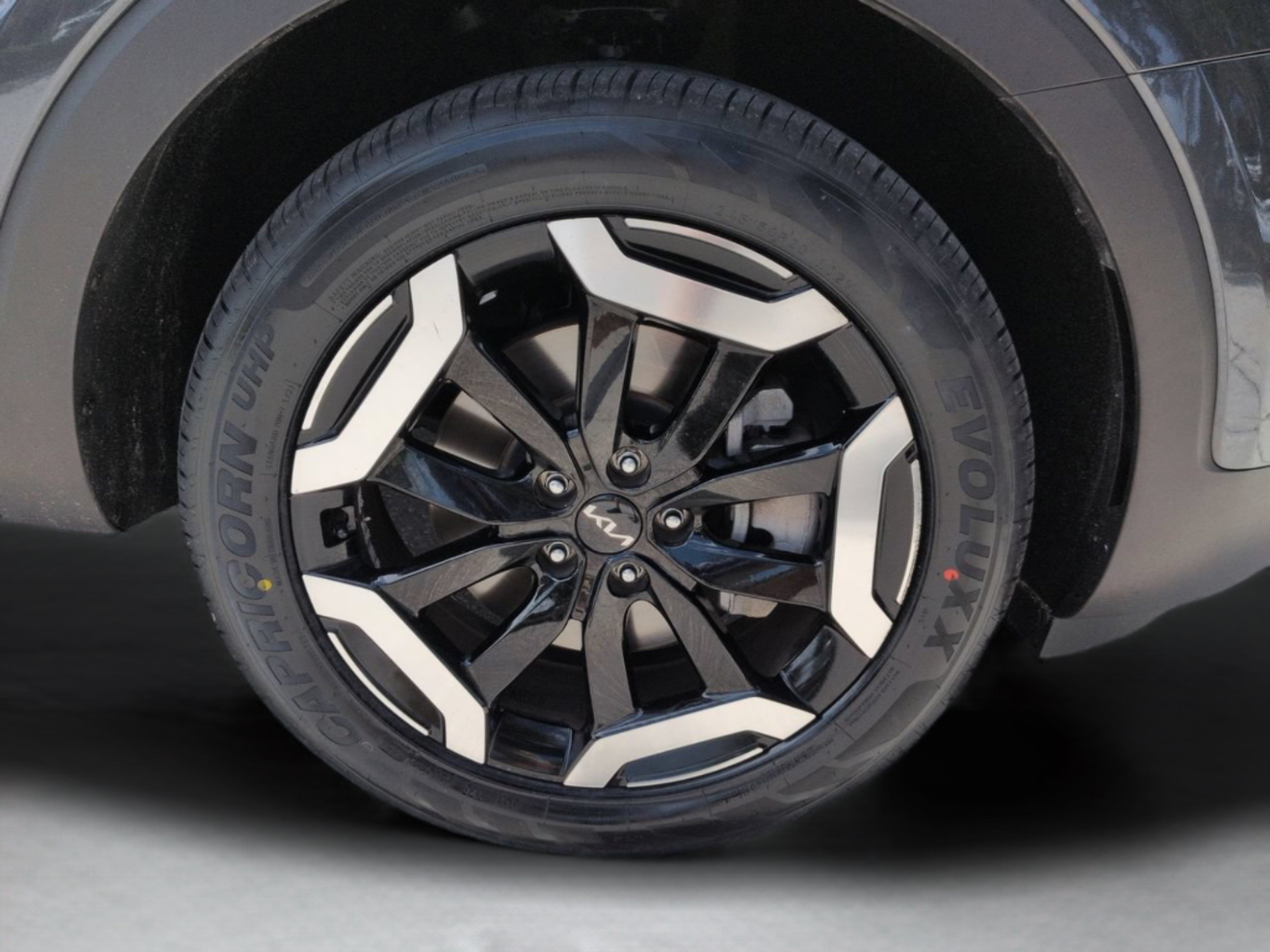 Used 2023 Gravity Gray Kia S image 12