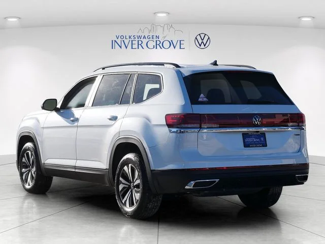 New 2026 White/off-white Volkswagen SE image 3