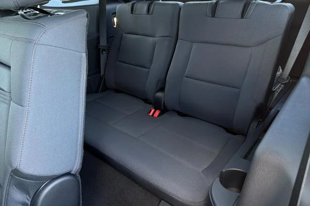 New 2027 Carbonized Gray Metallic Ford Active image 36