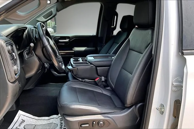Used 2020 White Chevrolet LT image 21