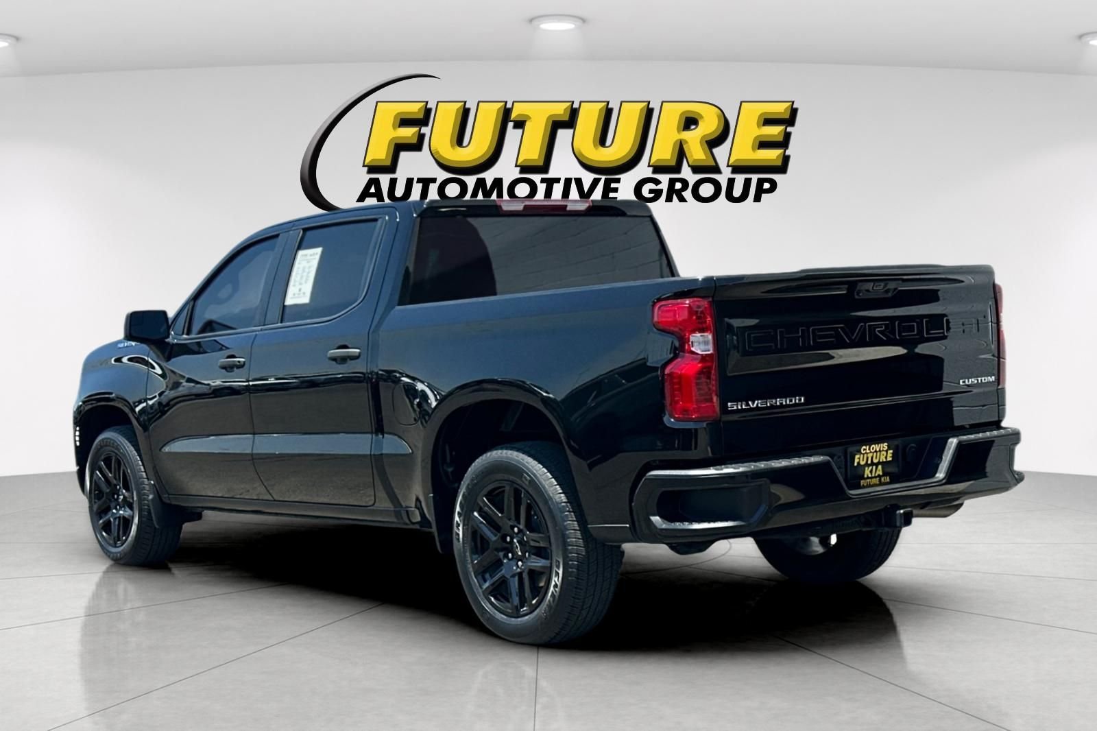Used 2022 Black Chevrolet Custom image 6