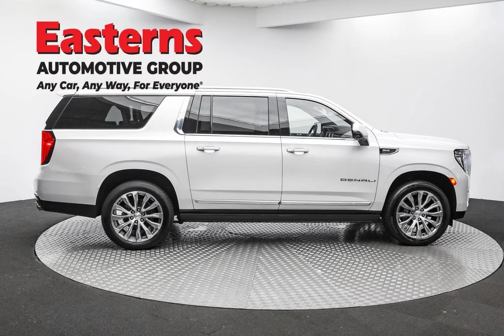 Used 2022 White GMC Denali image 4
