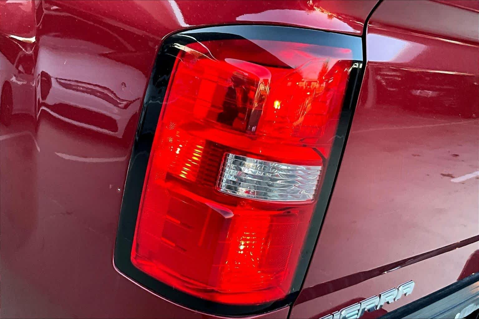 Used 2019 Red Quartz Tintcoat GMC Denali image 30