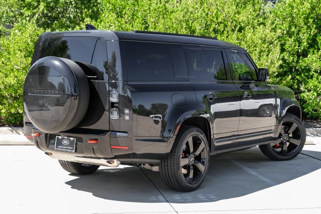 New 2026 Santorini Black Land Rover X image 13