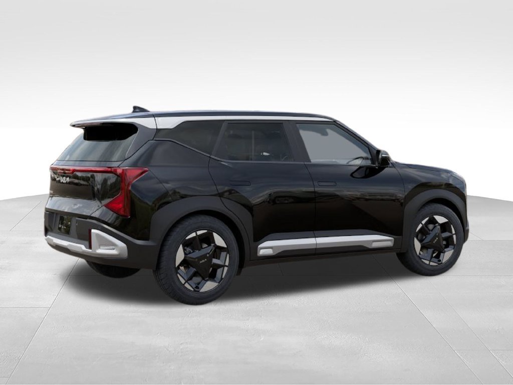 New 2027 Black Kia S image 6