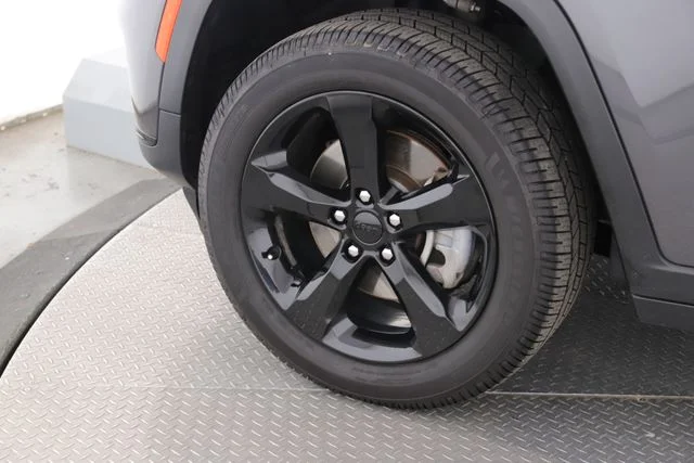 Used 2021 Gray Jeep Altitude image 13
