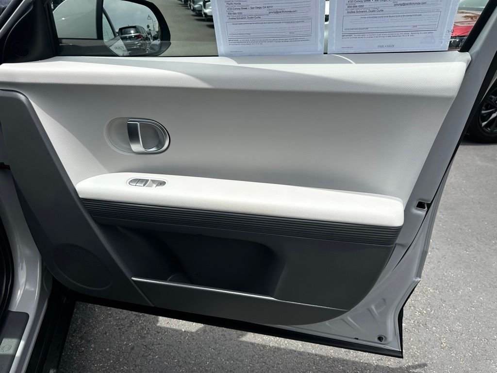 Used 2024 Cyber Gray Hyundai SEL image 17