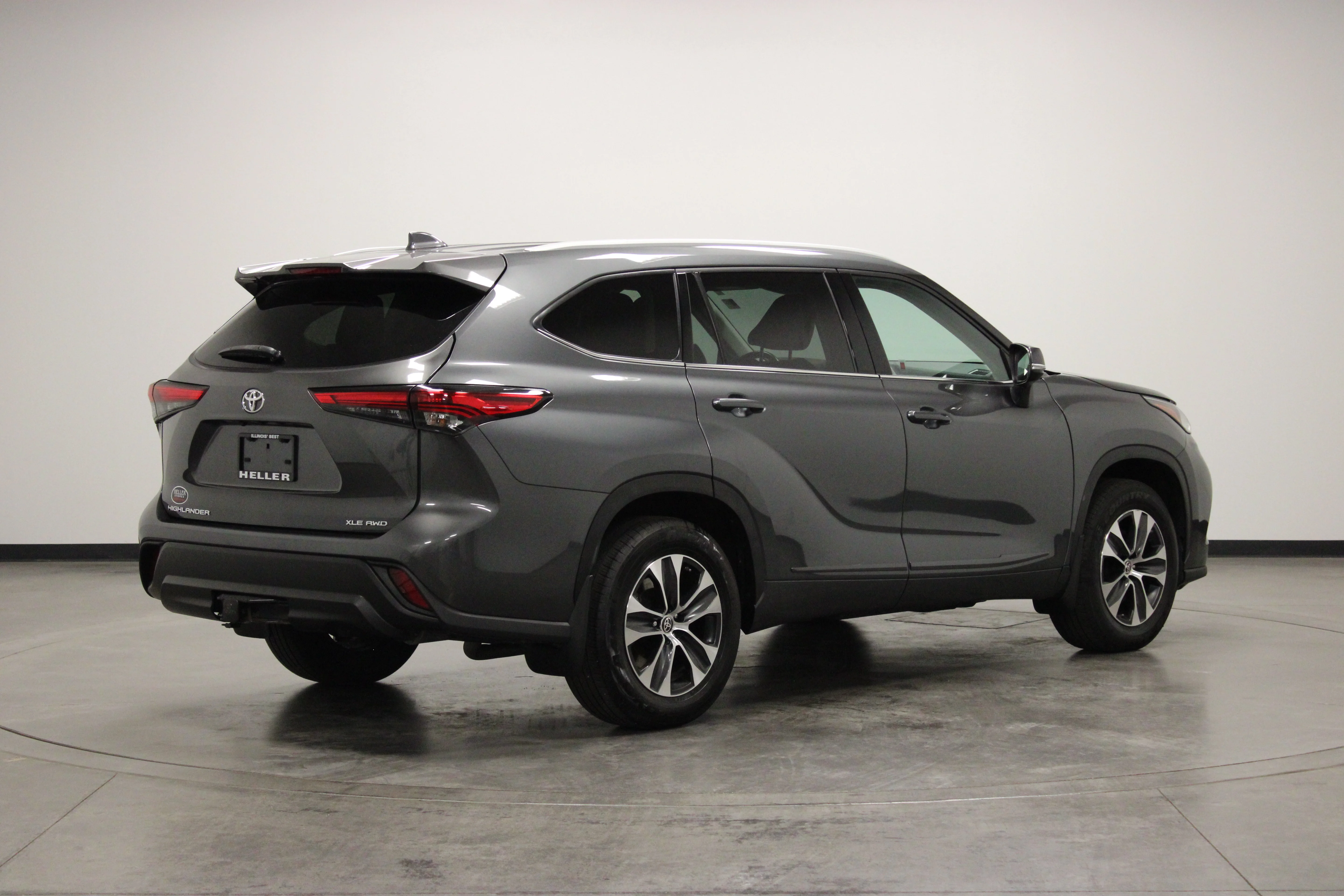 2022 Toyota Highlander XLE - Photo 8