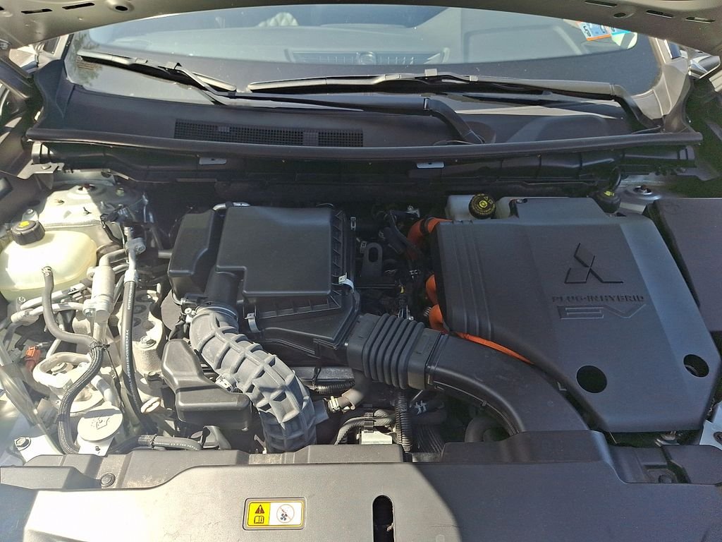 Used 2024 Silver Mitsubishi SEL image 32