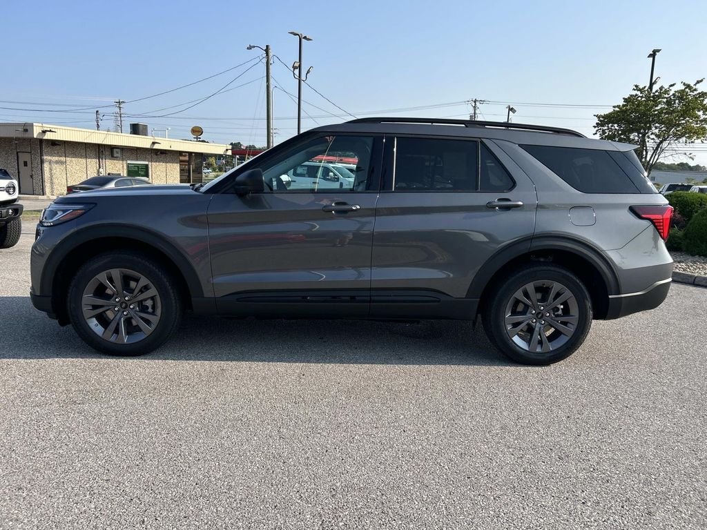 New 2026 Carbonized Gray Metallic Ford Active image 7