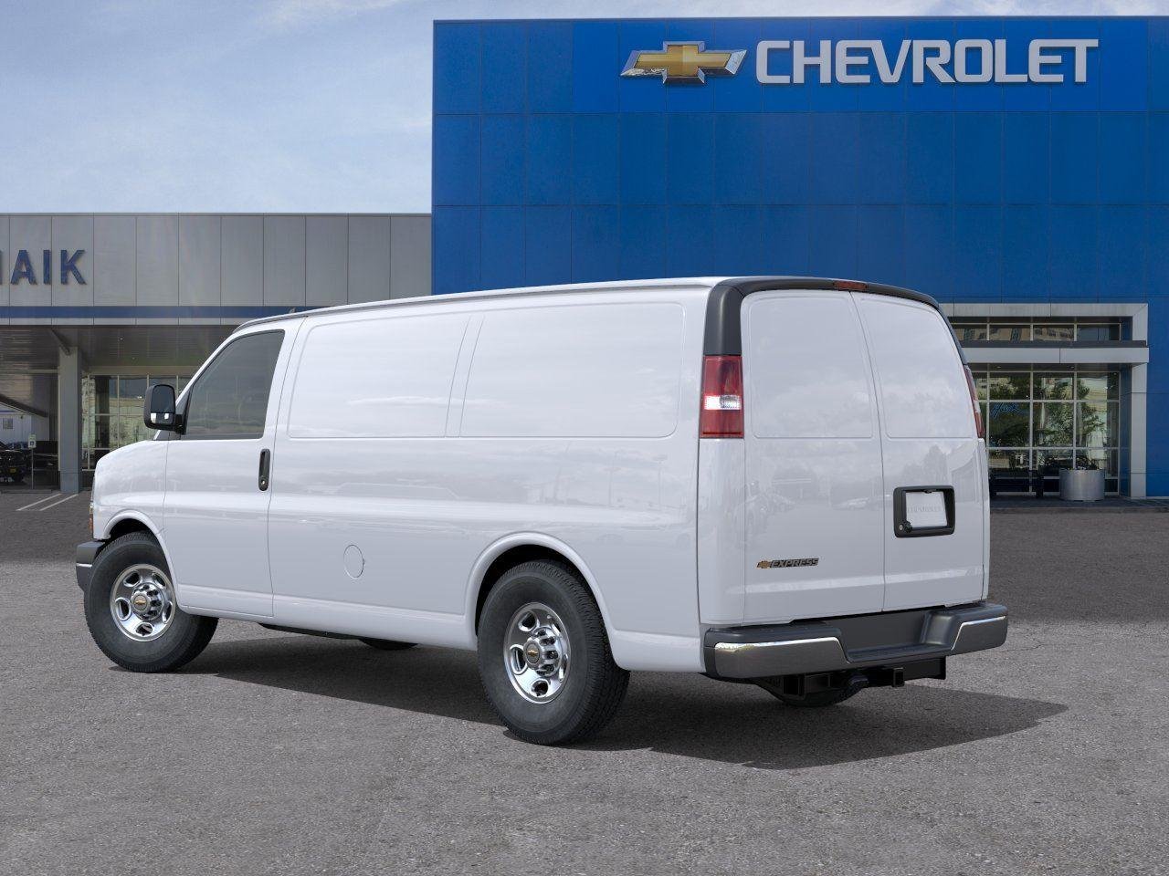 New 2026 Summit White Chevrolet WT image 3