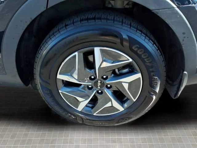 Used 2022 Blue Kia S image 10