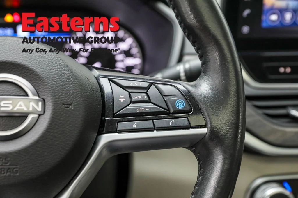 Used 2023 Red Nissan 2.5 SL image 16