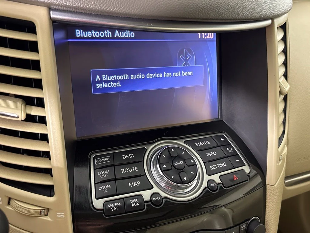 Certified Used 2014 White INFINITI Base image 36
