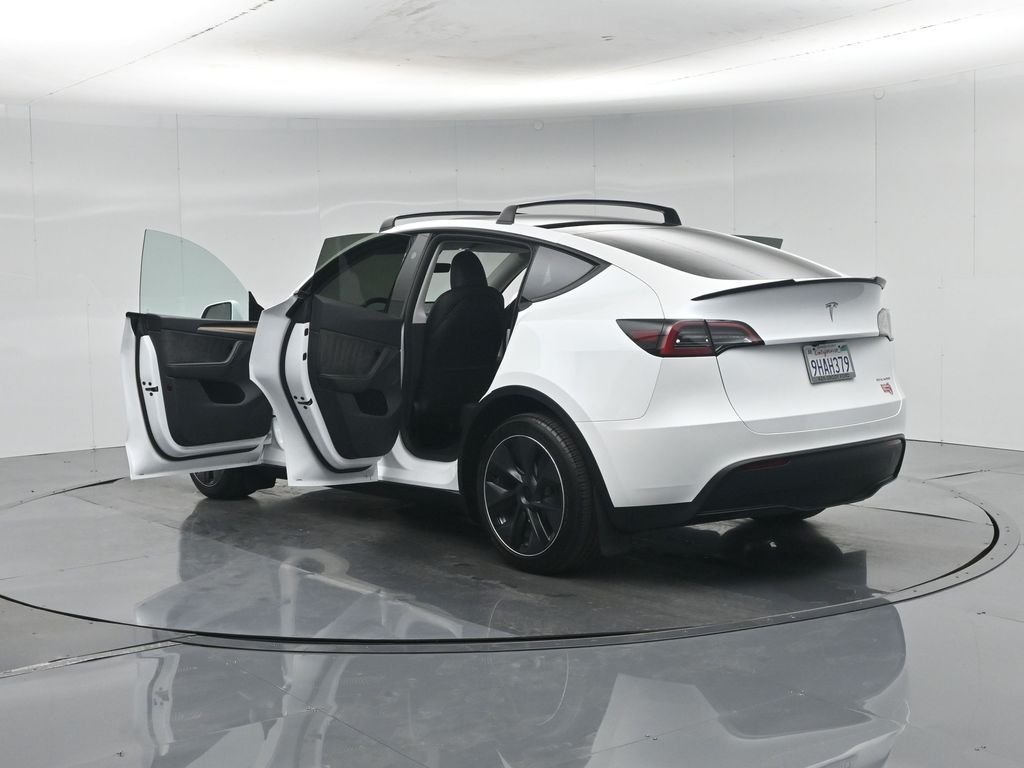 Used 2023 White Tesla Long Range image 31